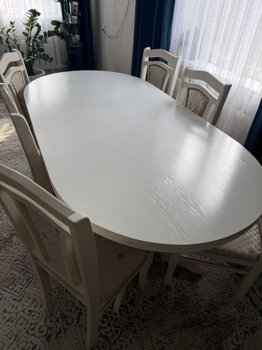 Стол со стульями