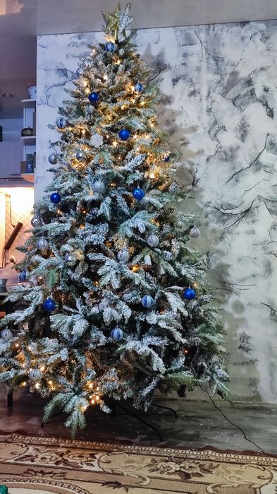 Новогодняя ёлка  , красивая ёлка