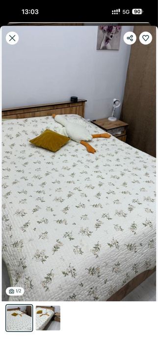 Продам кровать две тумбочки +комод