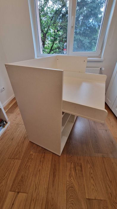 Masa de infasat/ birou copil Ikea