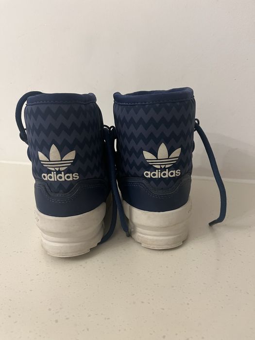 Продам детские дутыши Adidas