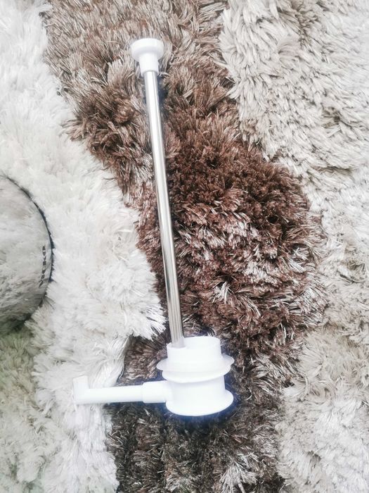 Продавам голям гръцки термос с помпа