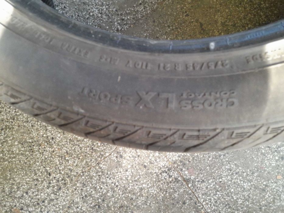 Продава две гуми 275-45-21 цола,Континентал,ДОТ 3218