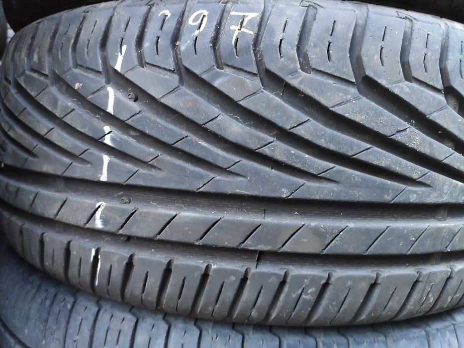 4бр Летни гуми 215 45 17 - Uniroyal -