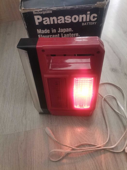 Фенер с зареждаща батерия на 4.5V