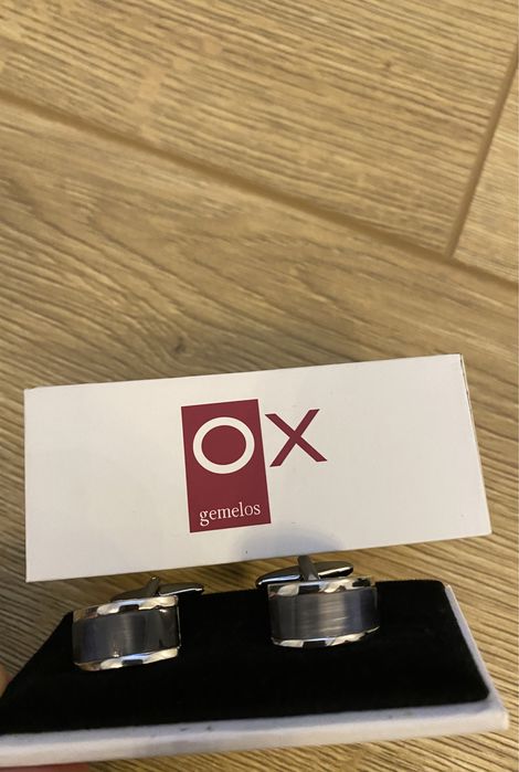 Butoni Montego si OX Gemelos