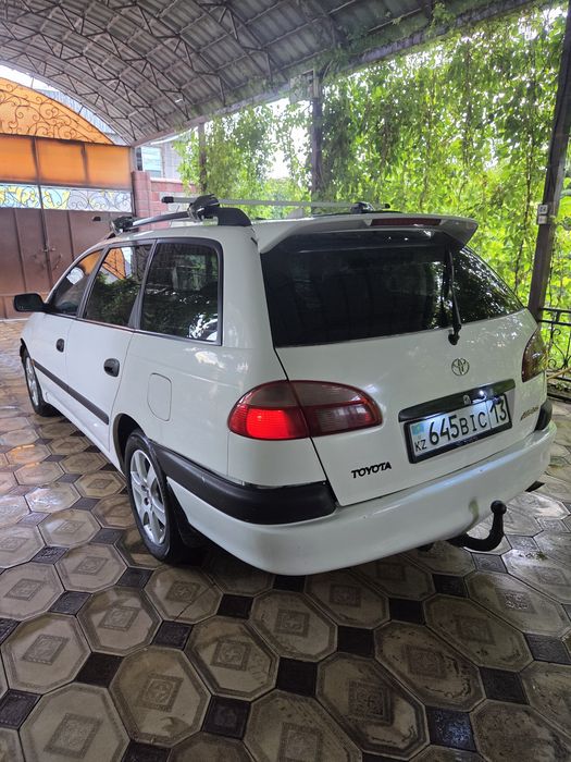 Toyota Avensis 2002
