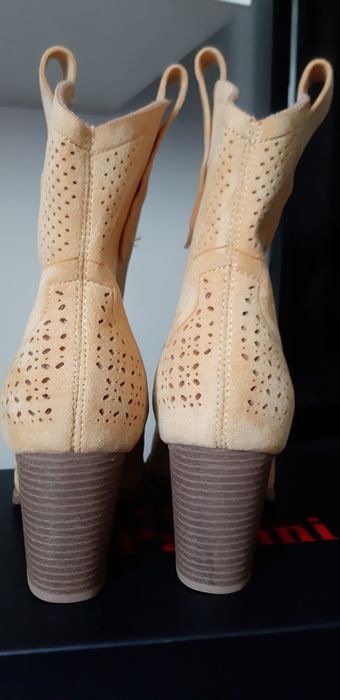 Cizme de vara perforate .superbe 39