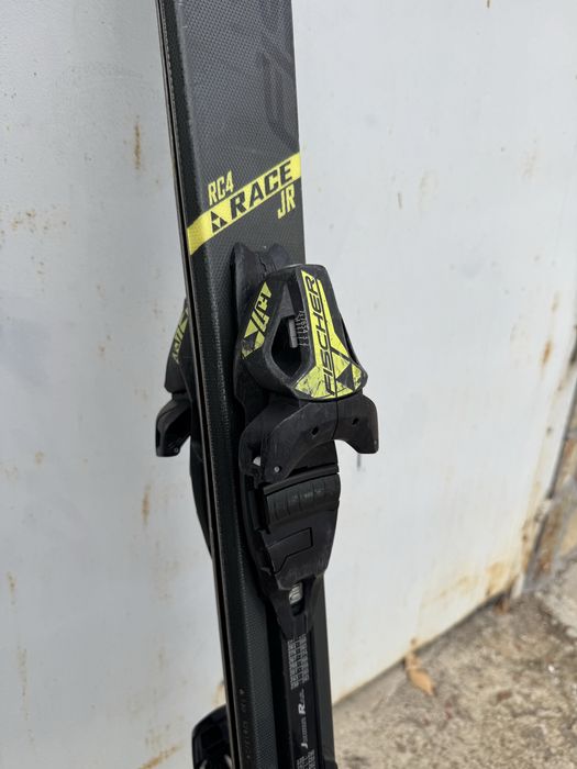 Ски + обувки + щеки