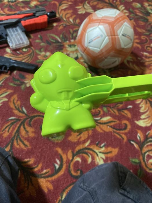 детские игрушки , мяч