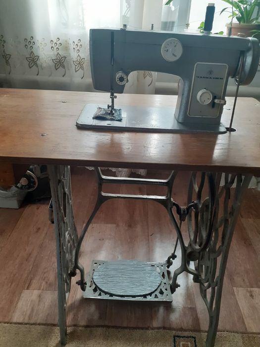 Швейная машина машинка