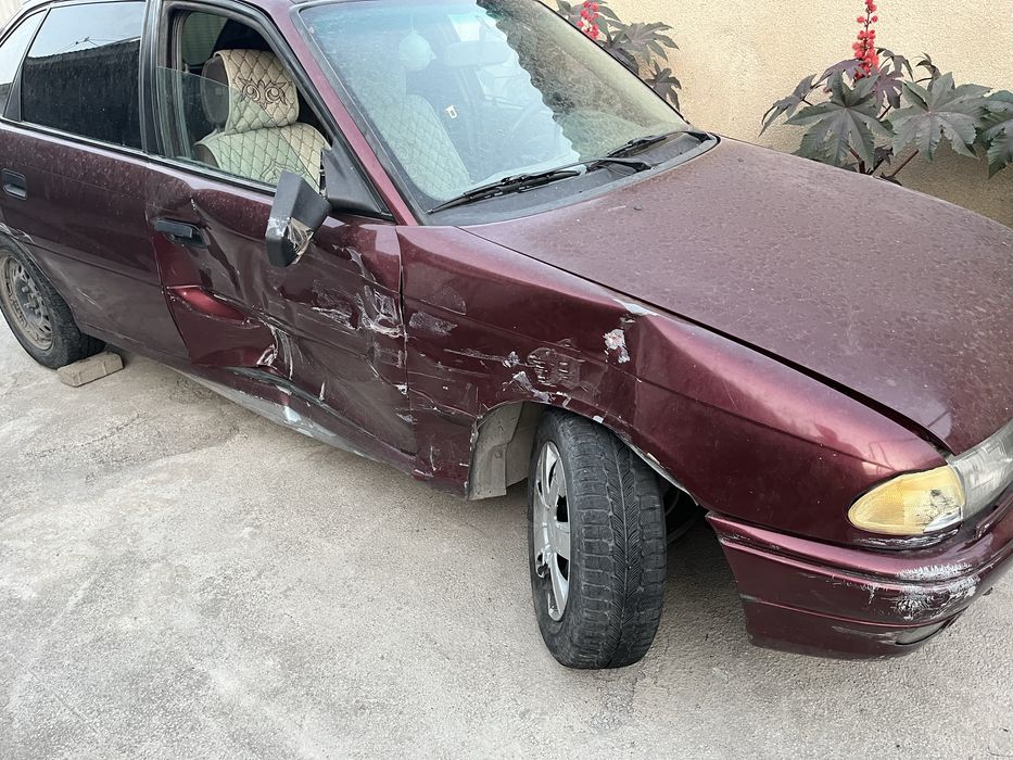 Продам машину опель астра