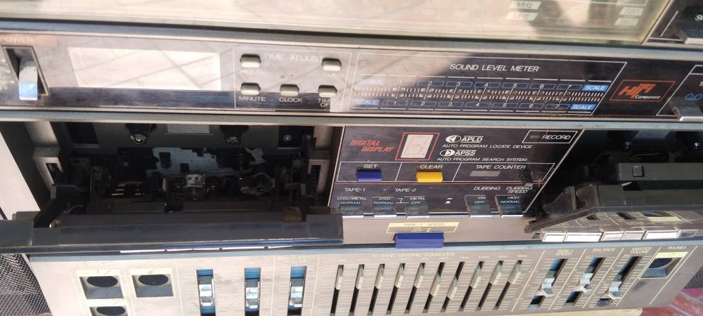Продается магнитофон Feisuo fs-9000