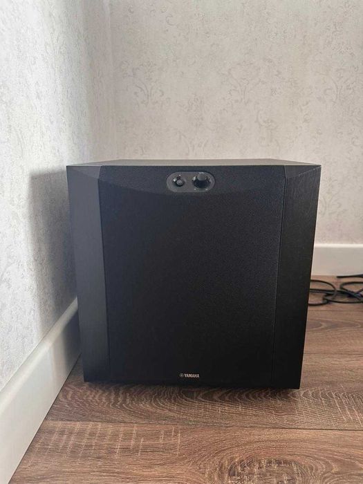 Yamaha NS-SW300 сабвуфер с коробкой