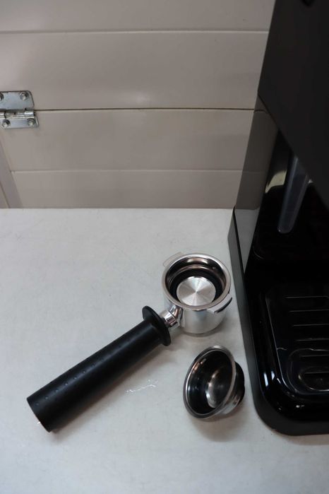 Еспресо машина DE’LONGHI Stilosa EC 260.BK, 15 bar, 1100 W, 1 л, Черен