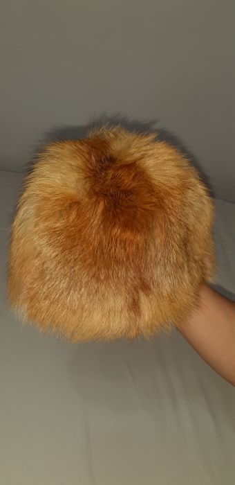 Нова шапка от естесвена кожа на лисица.