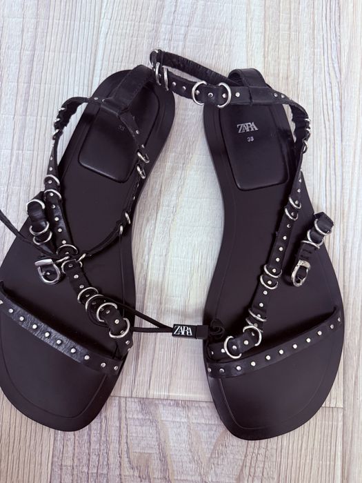 Босоножки Zara кожанные