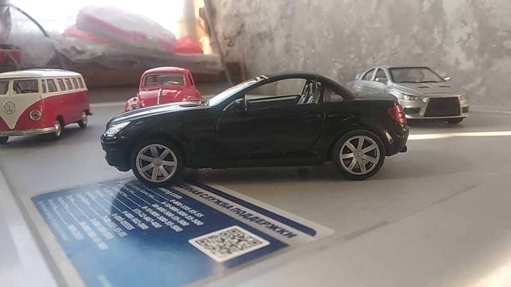 Продам игрушечные машинки модельки.
