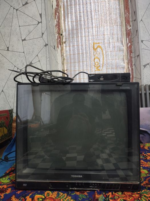 Televizor Toshiba sotiladi