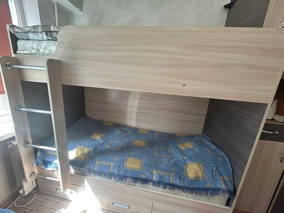 Двухярусная кровать