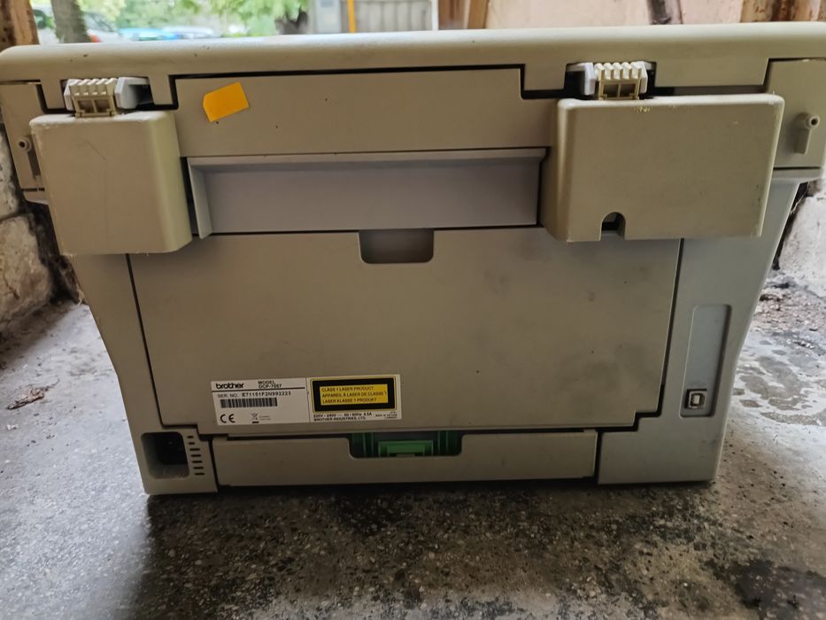 Продавам принтер brother DCP 7057