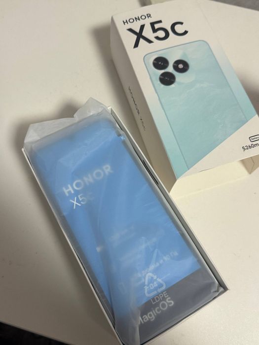 Продается телефон HONOR X5c новый