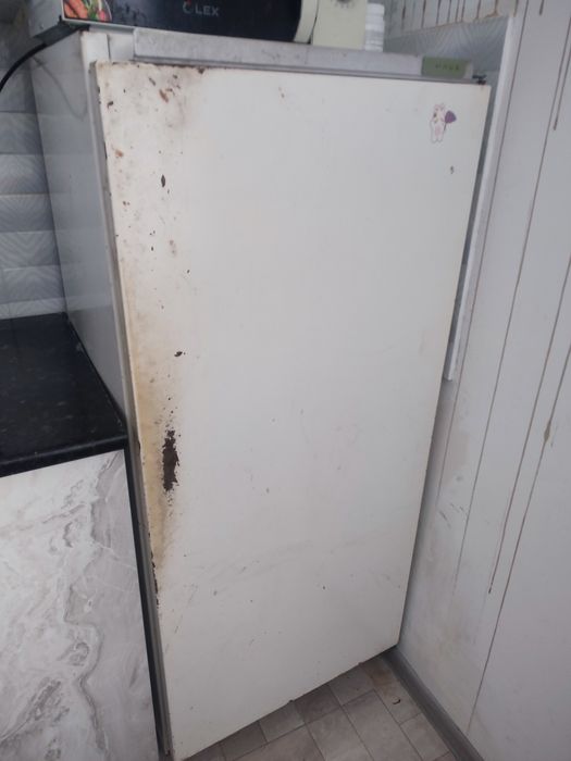 Холодильники два