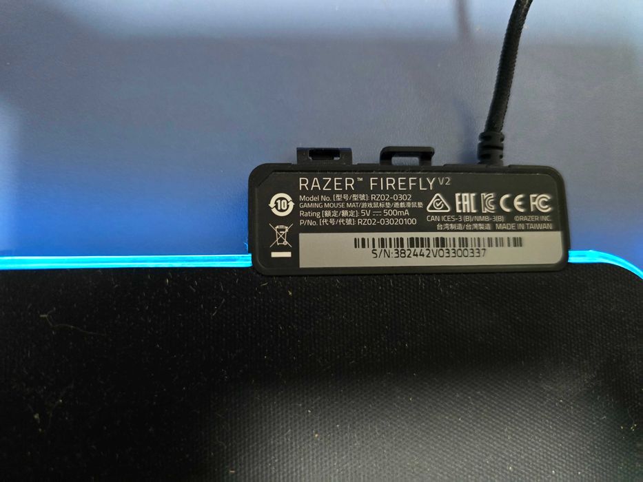 Геймърски пад Razer Firefly V2 RGB | КАТО НОВ | ГАРАНЦИЯ ДО 16.04.2027 | Оригинална кутия