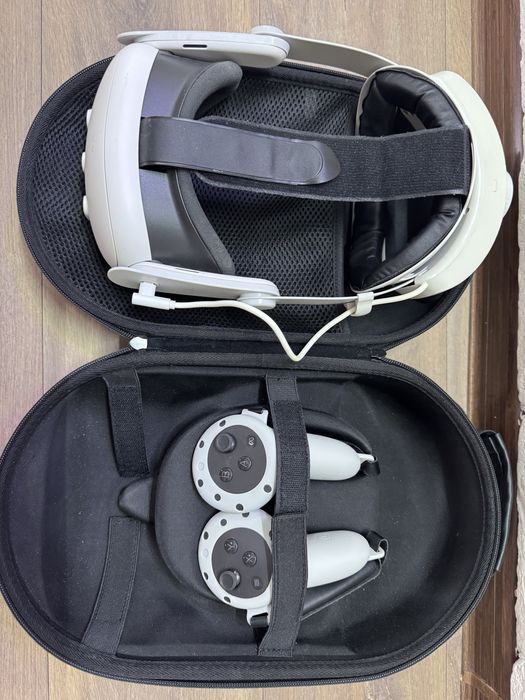 Продам VR очки Meta Quest 3