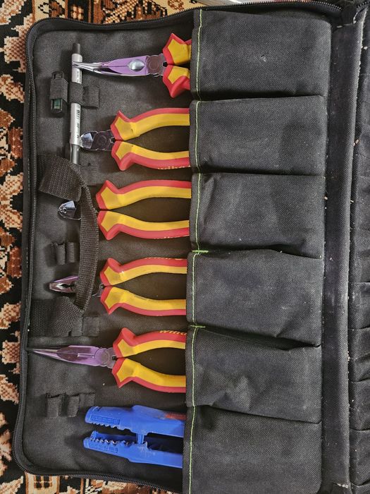 Vand geanta scule electrician complet utilata