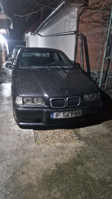Vand e36 1.8 is 2.0 pe masina