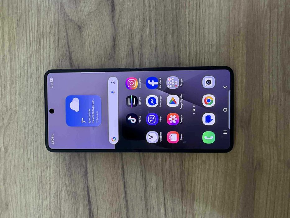 Като нов samsung galaxy z flip 7