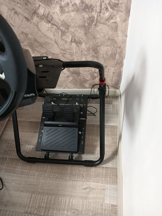 Vând volan gaming PlayStation sau PC model Hory Apex cu suport