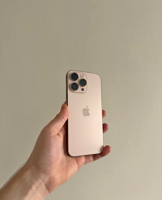 Vând iPhone 16 pro max