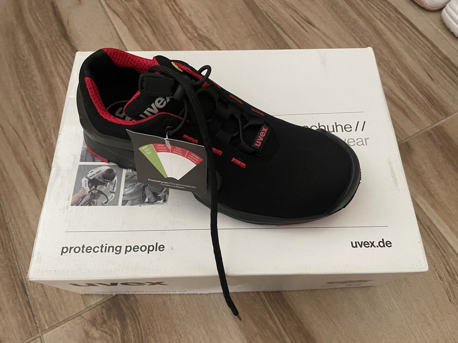 Bocanci uvex cu bombeu