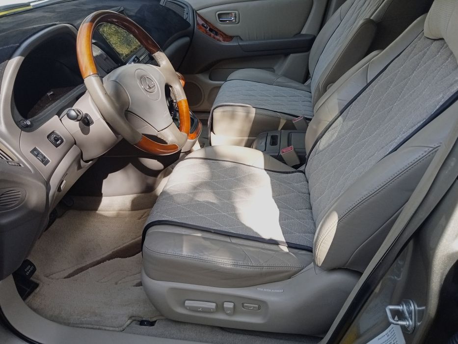 Внедорожник Lexus RX-300