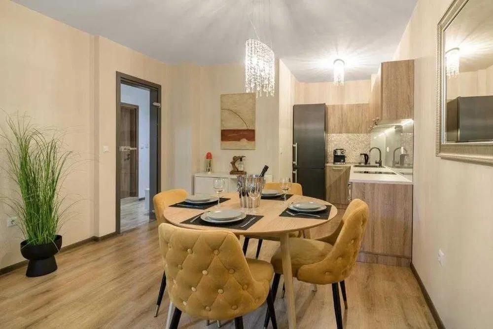 Дава се под наем Тристаен апартамент в Варна, Гръцка махала - 103 кв.м за 1100 € - Снимка #2