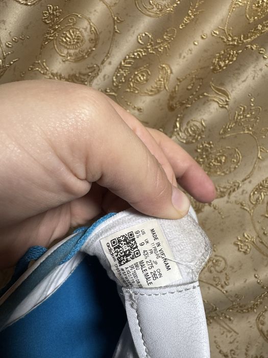 Продам бутсы Adidas