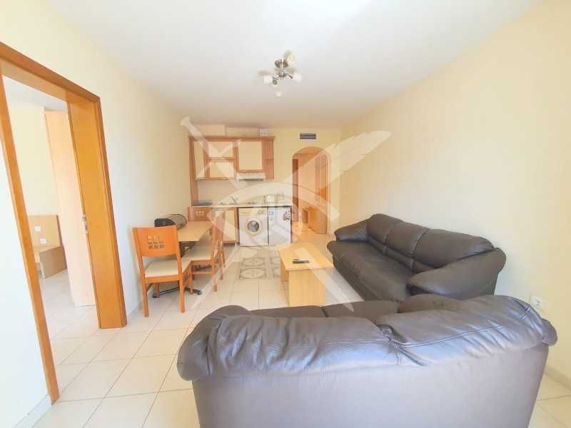 Продава се Тристаен апартамент в к.к. Слънчев бряг - 100 кв.м за 1400 €/кв.м - Снимка #2