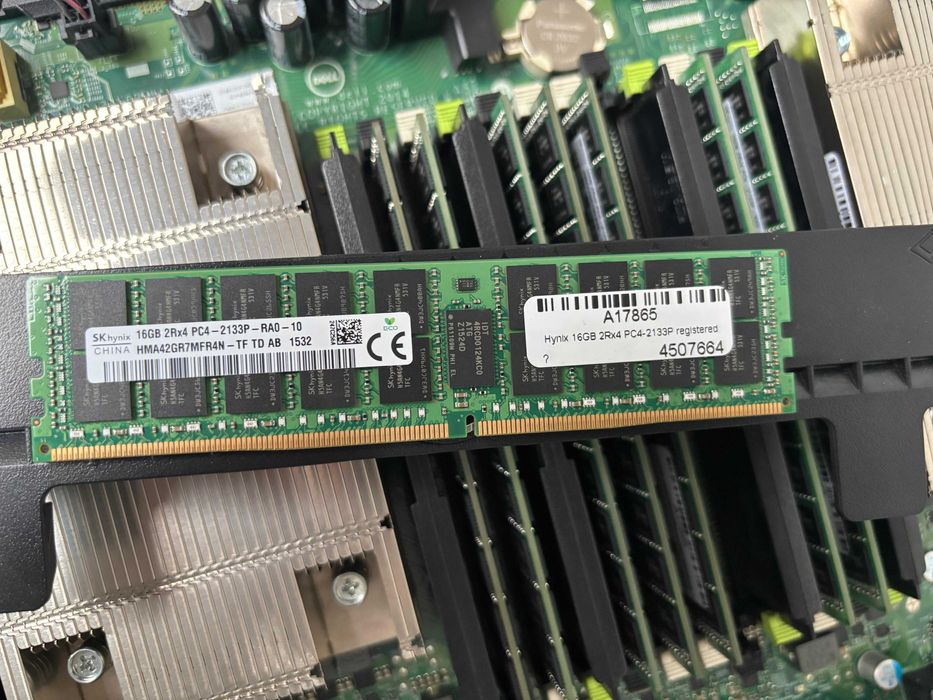 Лот 8 сървъра Dell PowerEdge R630 (256GB RAM) + R610 — €2500 за всичко