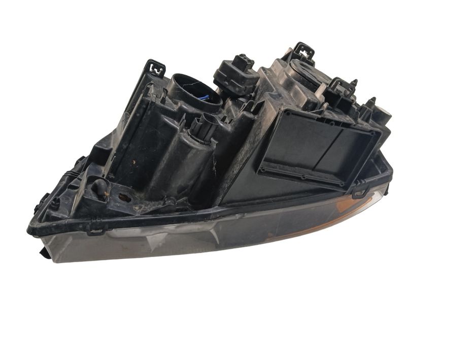 Far Uk Dreapta Fata Volvo Xc90 I 275 2002 - 2015