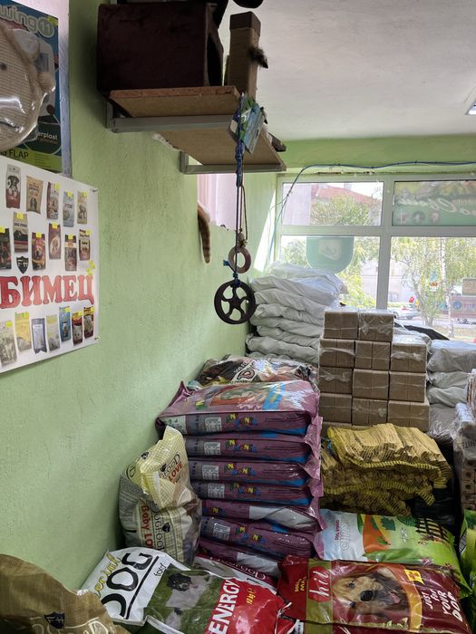 Пелети и екобрикети от дърво и слънчоглед