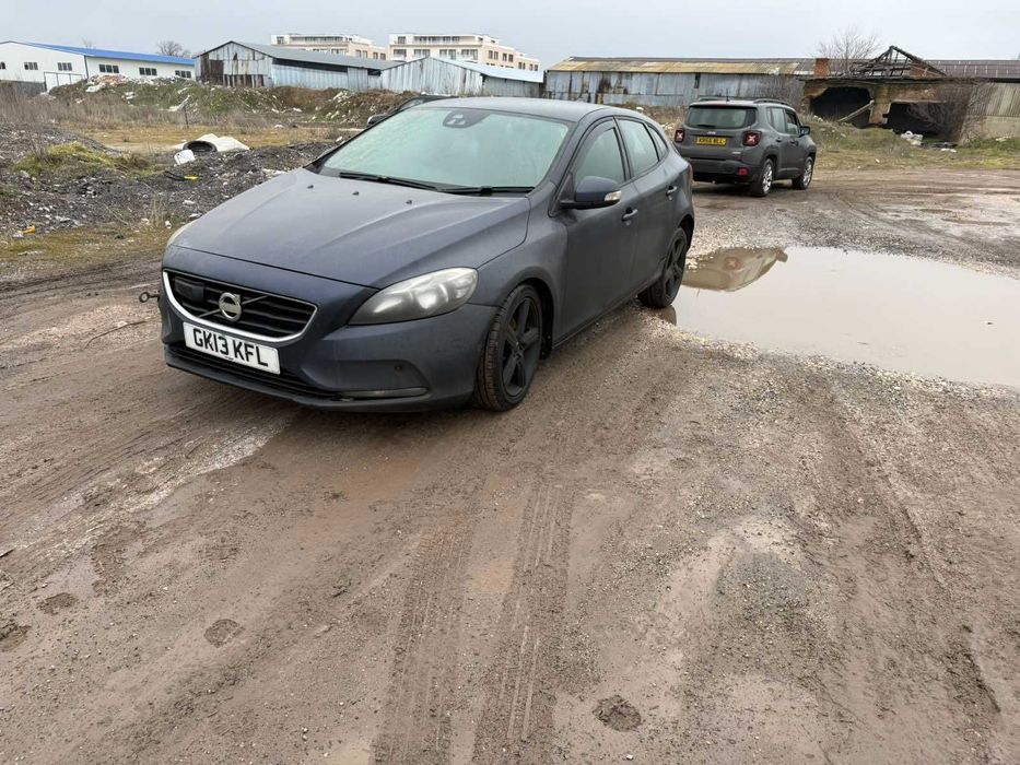 на части Volvo v40 1.6 2012 година