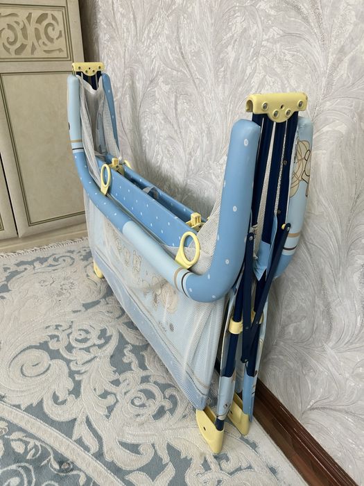 Продам манеж детский.