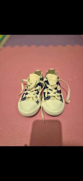Tenesi  Converse copii marimea 25 noi