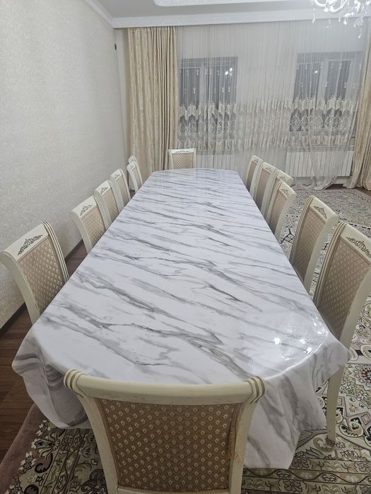 Гостевой стол и стулья