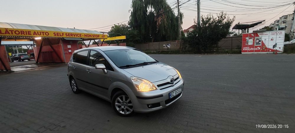 TOYOTA Corolla Verso 2004 — imagine 4