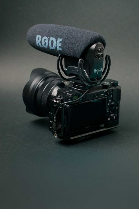 Sony a6400 cu Obiectiv Sony 10-18 f4 OSS - Vlogging