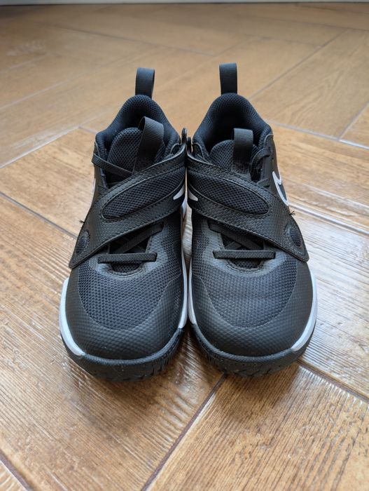 Adidași copii Nike Team Hustle 32