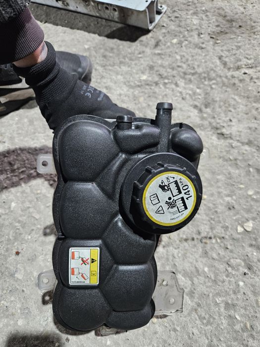 Казанче антифриз за Jaguar XF 2.0d 2017г